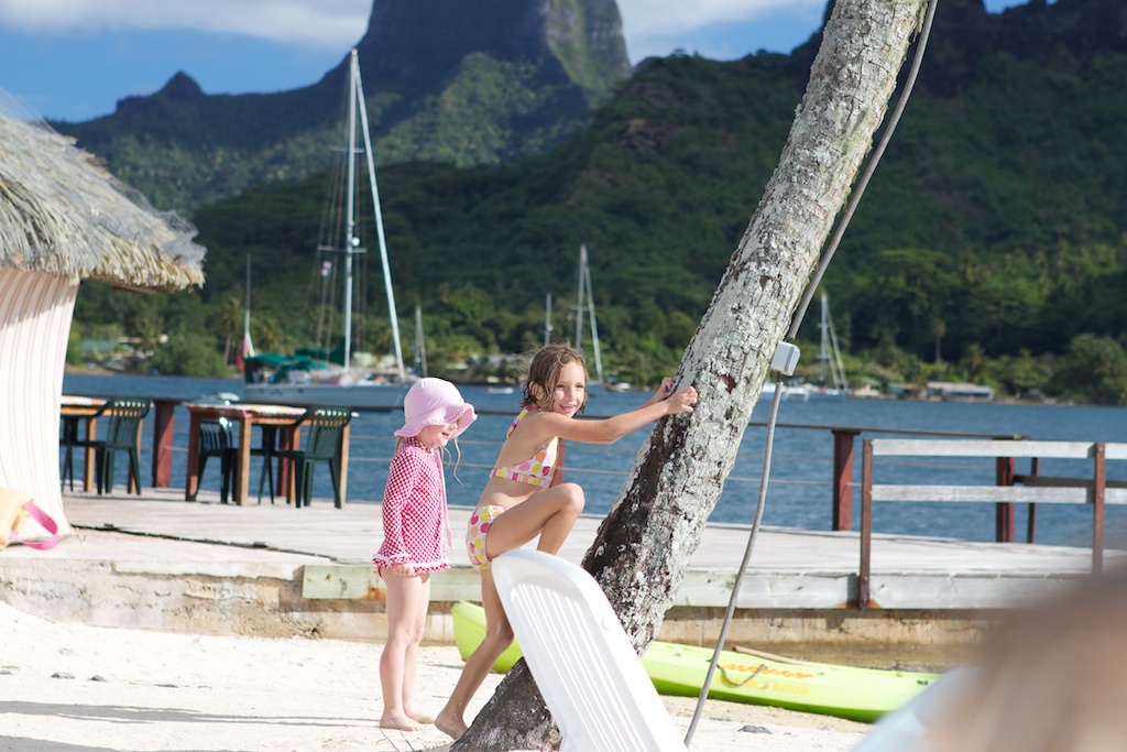 Cooks Bay, Mo'orea & Fare, Huahine