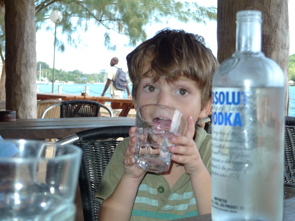 Photos: Port Vila, Vanuatu & Chesterfield Reef, New Caledonia