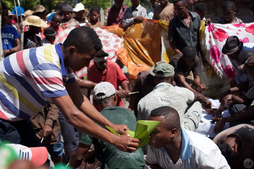 Famadihada: The Turning of the Dead